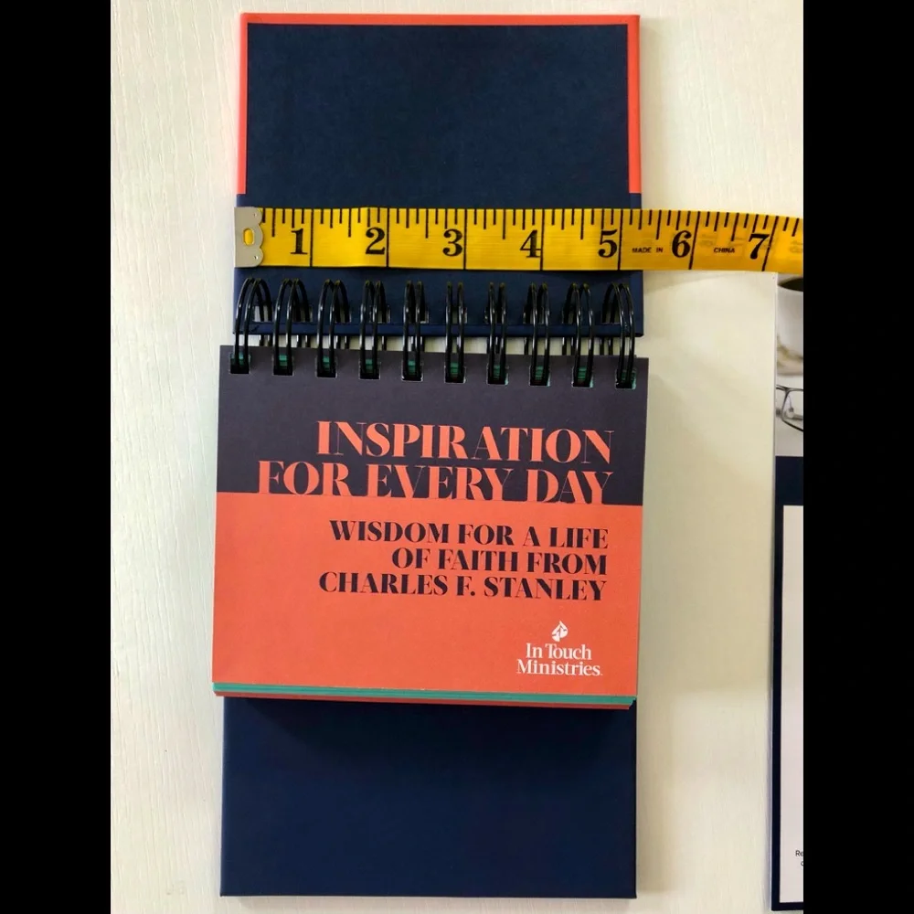 Perpetual calendar inspirations by Dr. Charles Stanley for Every day easel 384pg